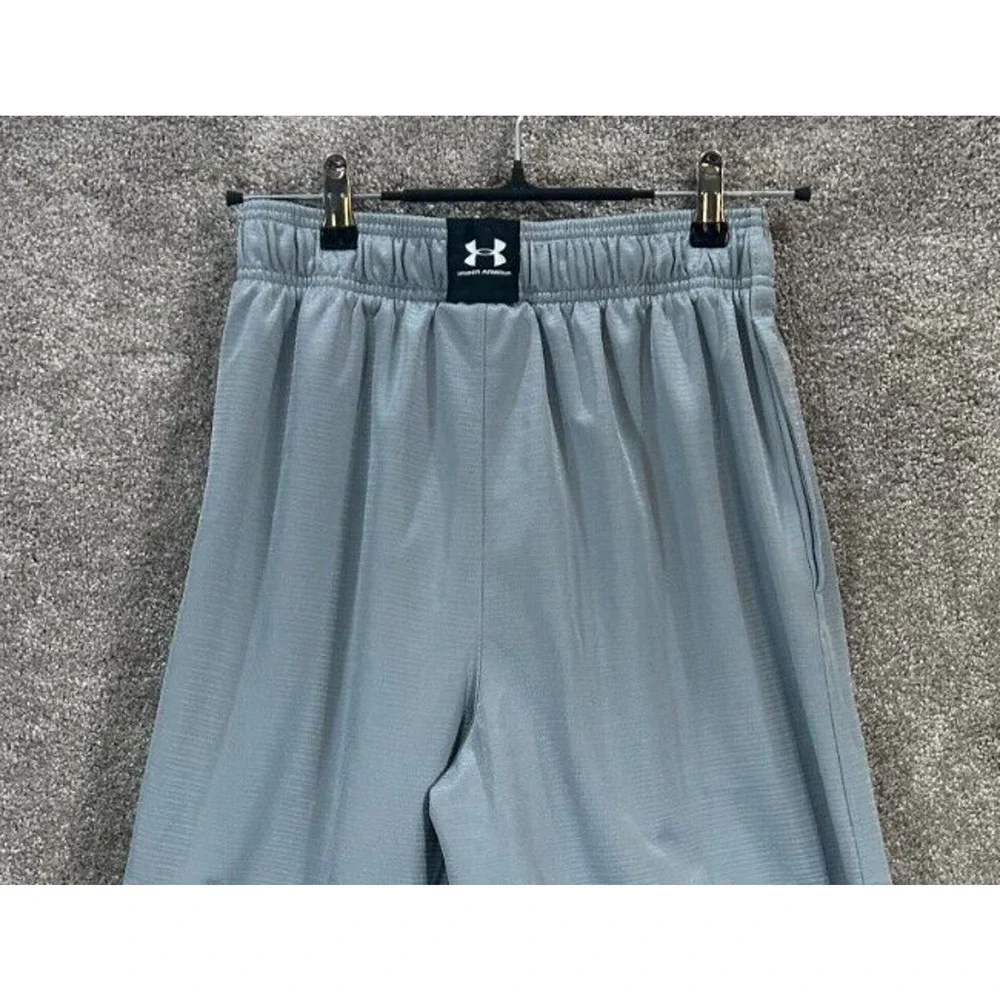 Under Armour Shorts Mens Medium‎ Gray Stripe Actual 28X10 Heatgear Elastic Waist